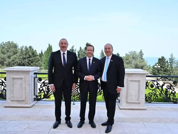 Rabbi Schneier with President Herzog and President Aliyev (Courtesy)